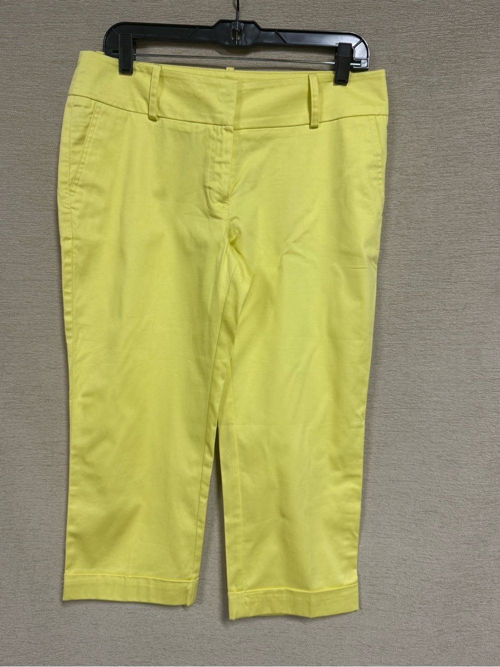 Moda Bright Yellow Cropped Capris
